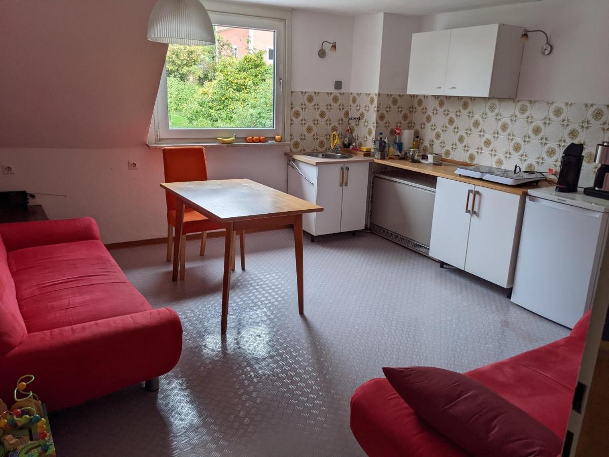 Monkey Factory - Mini Home-Stay Hostel ทราเบิน-ทราร์บาค ภายนอก รูปภาพ