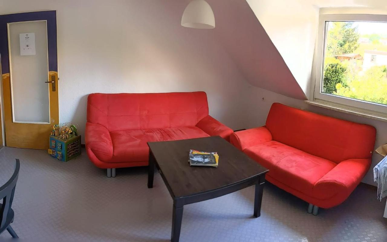 Monkey Factory - Mini Home-Stay Hostel ทราเบิน-ทราร์บาค ห้อง รูปภาพ